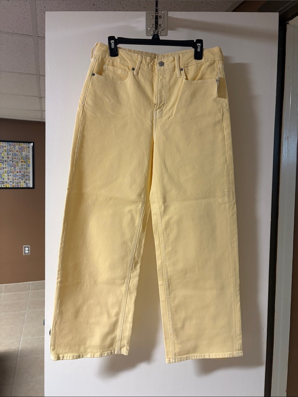 NWT Old navy extra high rise wide legged yellow jeans size 8 petite.